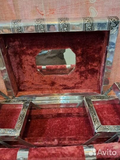 Шкатулка под драгоценности. Подносы