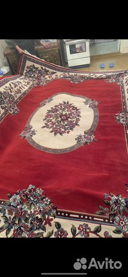 Ковер шерстяной новый