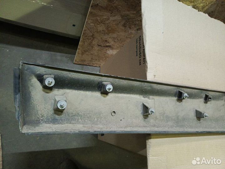 Молдинг передней правой двери Nissan Qashqai J11