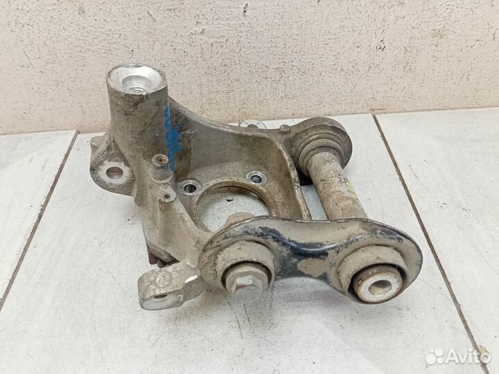 Кулак задний правый бмв