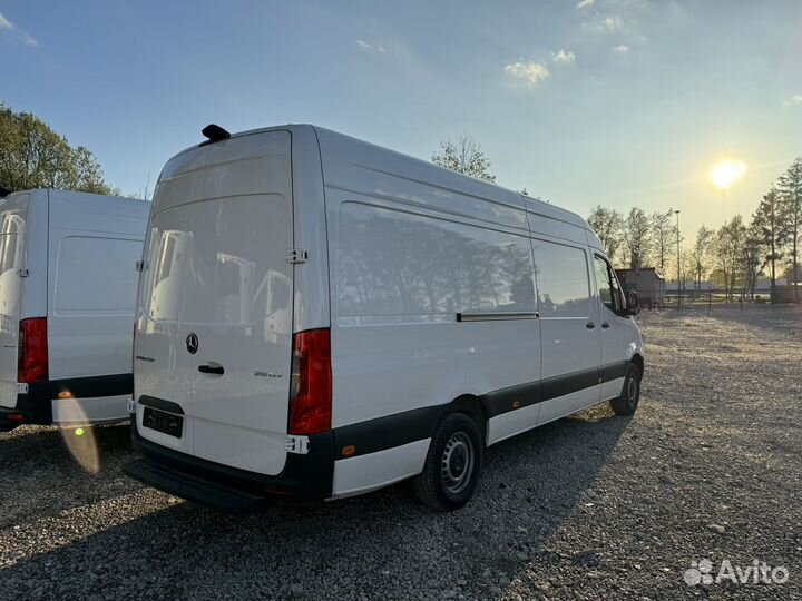 Mercedes-Benz Sprinter микроавтобус, 2023