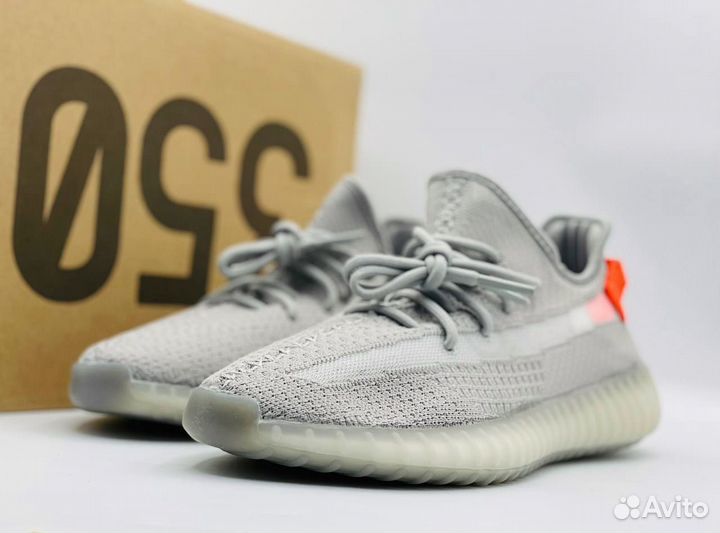 Adidas yeezy boost 350 серо-крас разм. 42