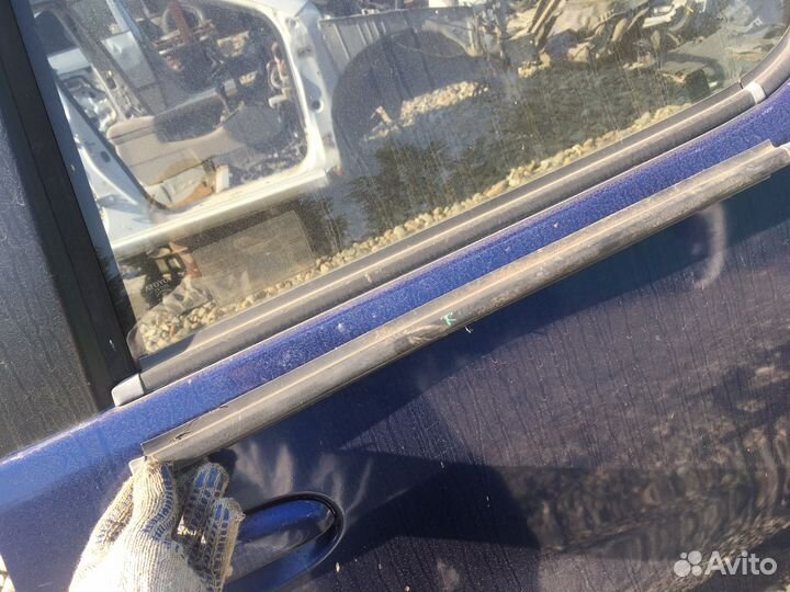 Toyota funcargo бархотка задняя