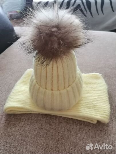 Набор шапочка, натуральным пампоном и снуд