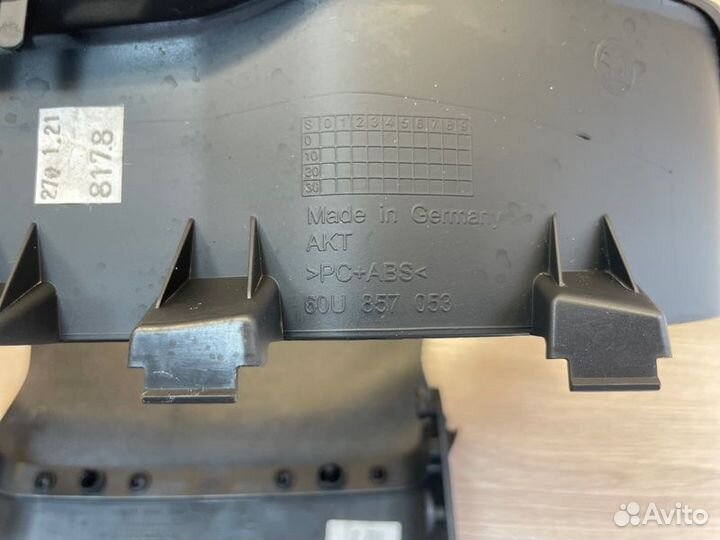 Подрулевой кожух Skoda Rapid