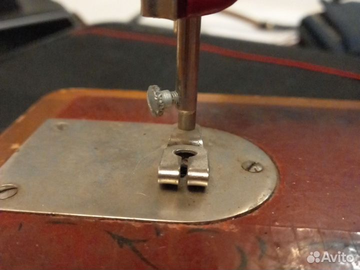 Детская швейная машинка