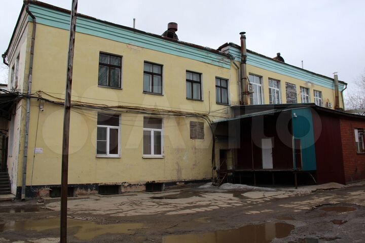 Дом 1643 м² на участке 6 сот.