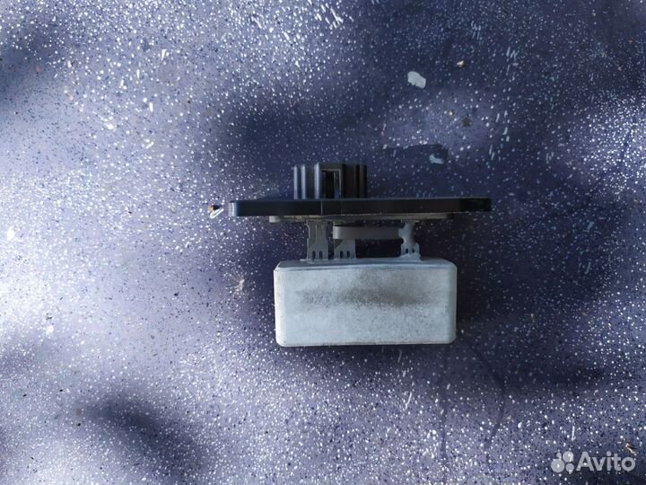 Резистор печки carisma