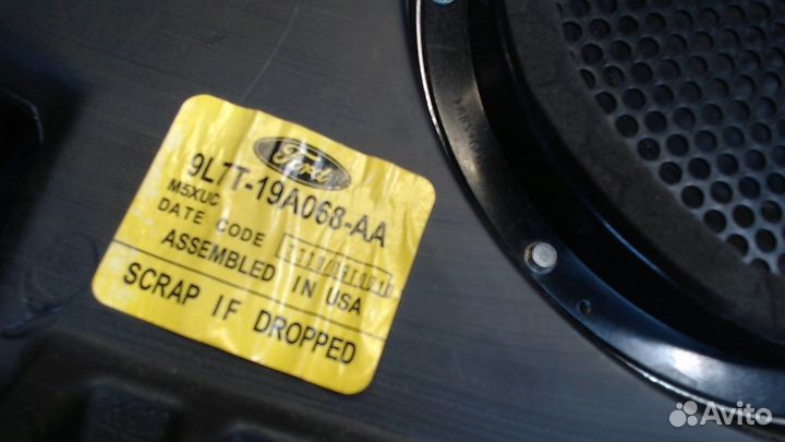 Сабвуфер Lincoln Navigator, 2010