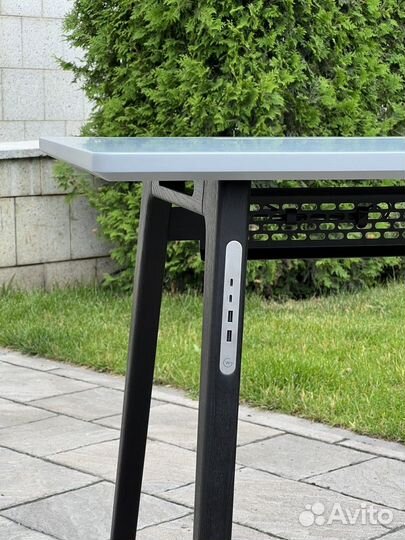 Стол для ноутбука