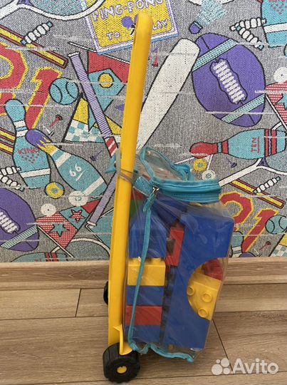 Тележка с большими кубиками Лего