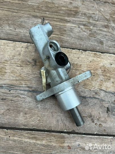 Главный тормозной цилиндр Audi 3 8P 1.8 2008