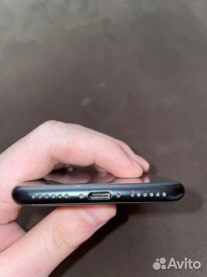 iPhone SE (2020), 64 ГБ
