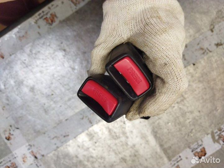 Ответная часть ремня безопасности задняя Toyota