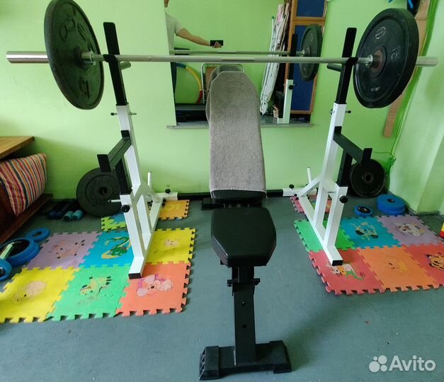 Стойки для жима штанги и приседаний со страховкой