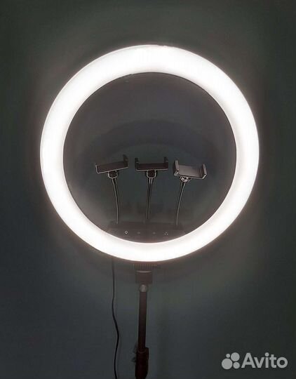 Кольцевая лампа со штативом