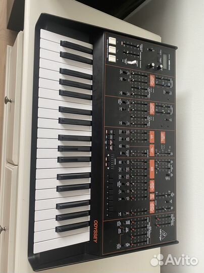 Behringer Odyssey аналоговый синтезатор