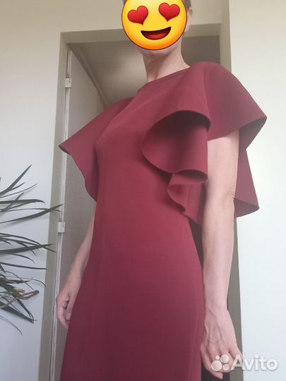 Красное платье