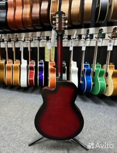 Акустическая гитара Belucci красная