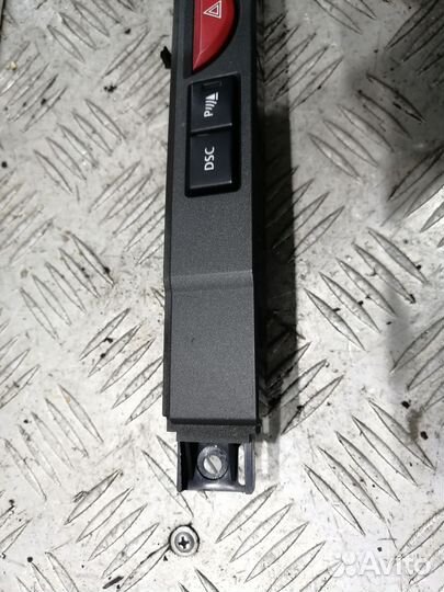 Кнопка аварийной сигнализации Range Rover Sport 1