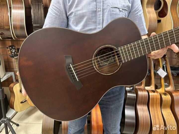 Гитара baton rouge бу