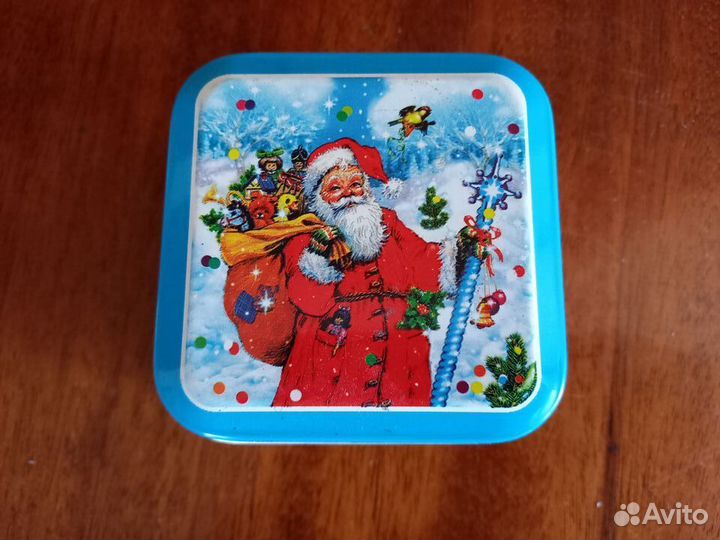 Жестяные коробки банки