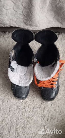 Коньки хоккейные