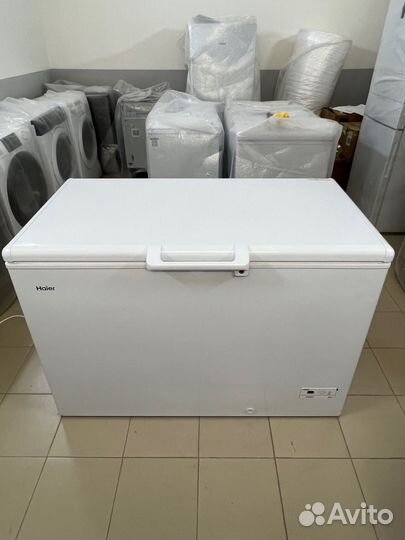Морозильный ларь с глухой крышкой Haier HCE 379 R