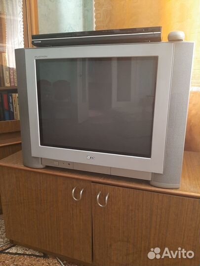 Продам телевизор б/у LG flatron