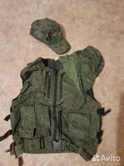 Жилет, бейсболка, балаклава