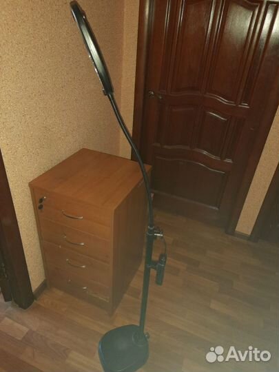 Лупа напольная с подсветкой