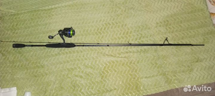 Продам спиннинг с катушкой