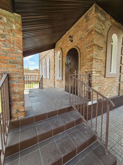 Дом 217 м² на участке 6 сот.