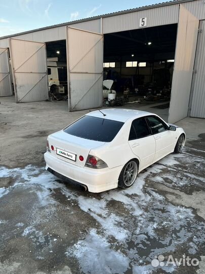 Toyota Altezza 2.0 AT, 1999, 238 500 км