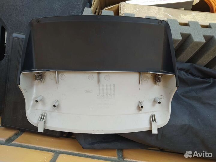 Крышка доп. стоп сигнала Ford Focus 2