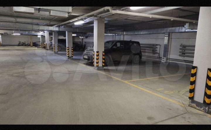 Машиноместо, 14 м²