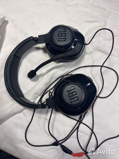 Наушники jbl quantum 200