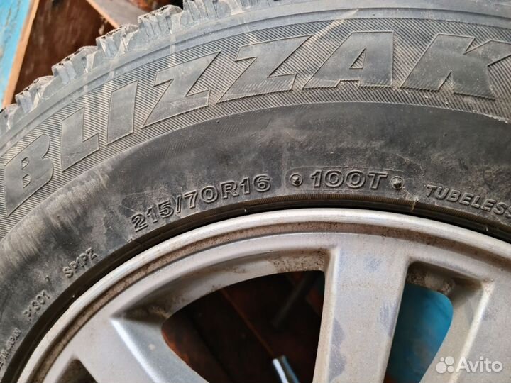 R16 Bridgestone Blizzak Spike-01 215/70, PCD 5x114.3 DIA 67
