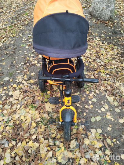 Детский трехколесный велосипед с ручкой