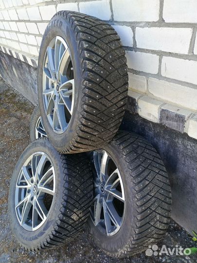 Goodyear UltraGrip 235/55 R17 103
