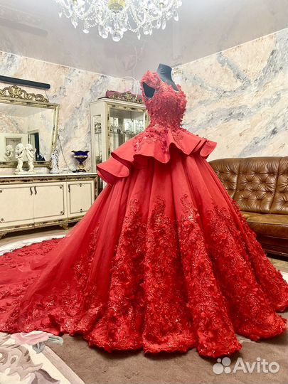 Свадебное платье