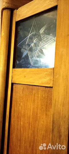 Антикварный платяной шкаф