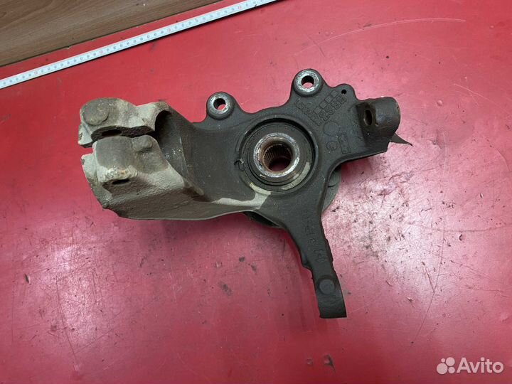 Кулак поворотный передний левый 1477862 Ford Focus