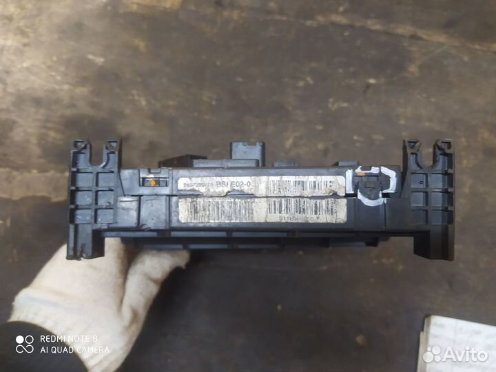 Блок предохранителей салона Peugeot 206