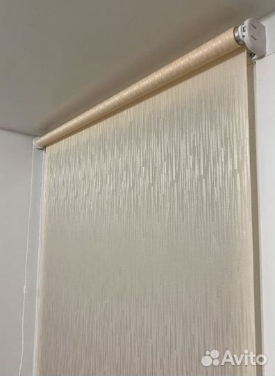 Рулонные шторы блэкаут в коробе M9615