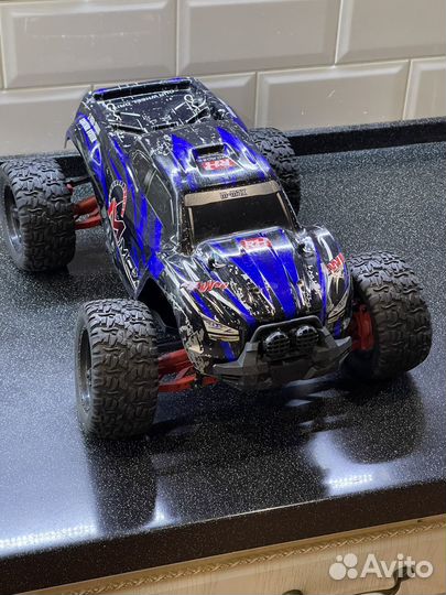 Машина радио M MAX