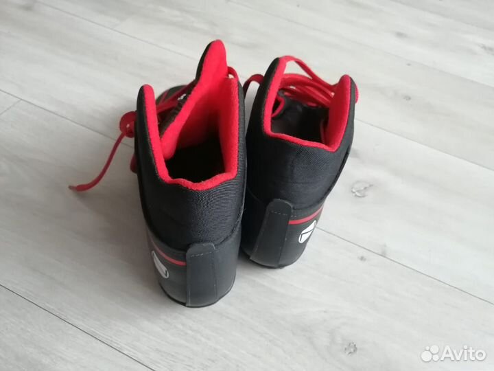 Лыжные ботинки