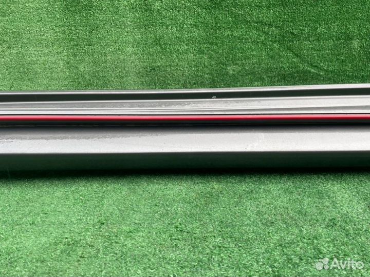 Накладка на порог правая Nissan Juke F15 2010-2020