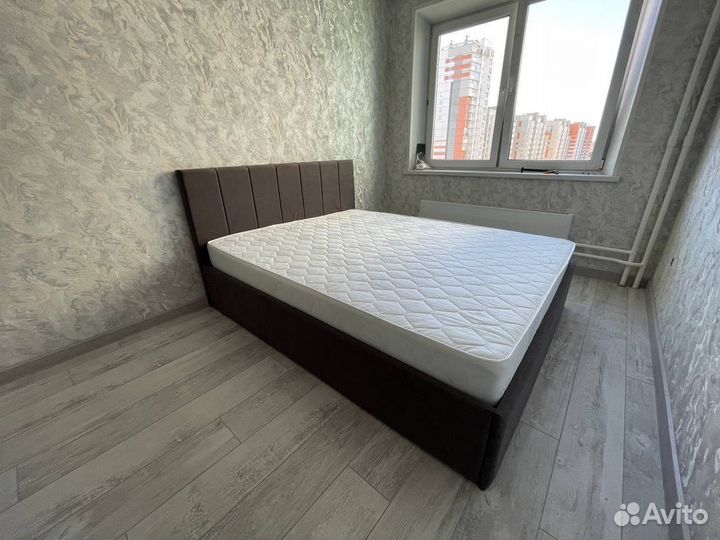 Кровать двухспальная 160см на 200см