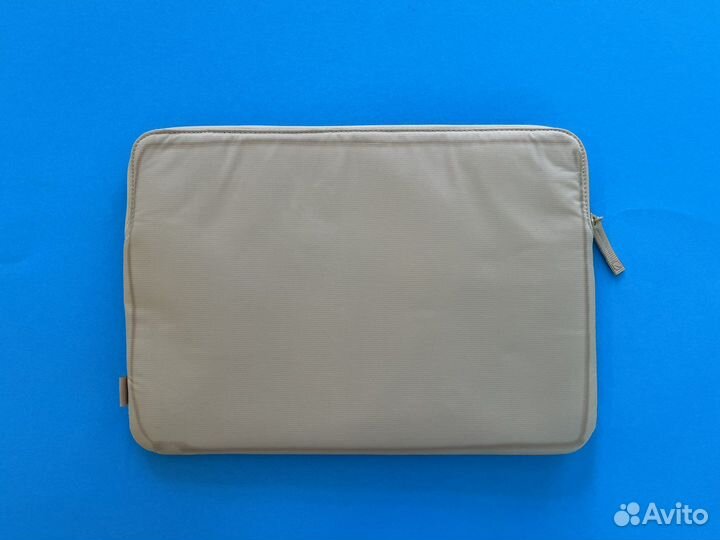 Защитный чехол Incase (Sand) для MacBook